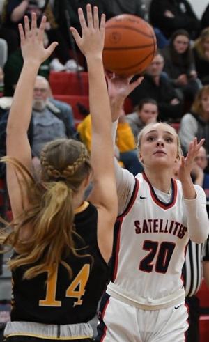 Earning high Marks: Sisters Sam and Sadie team to push South Central past Kouts in PCC semis