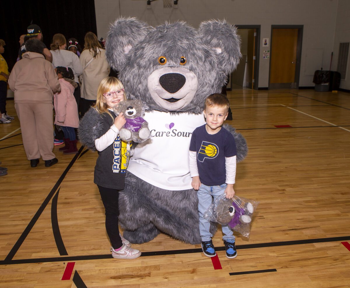 Pacers Haliburton, Toppin give back to the far eastside just in time for the holidays