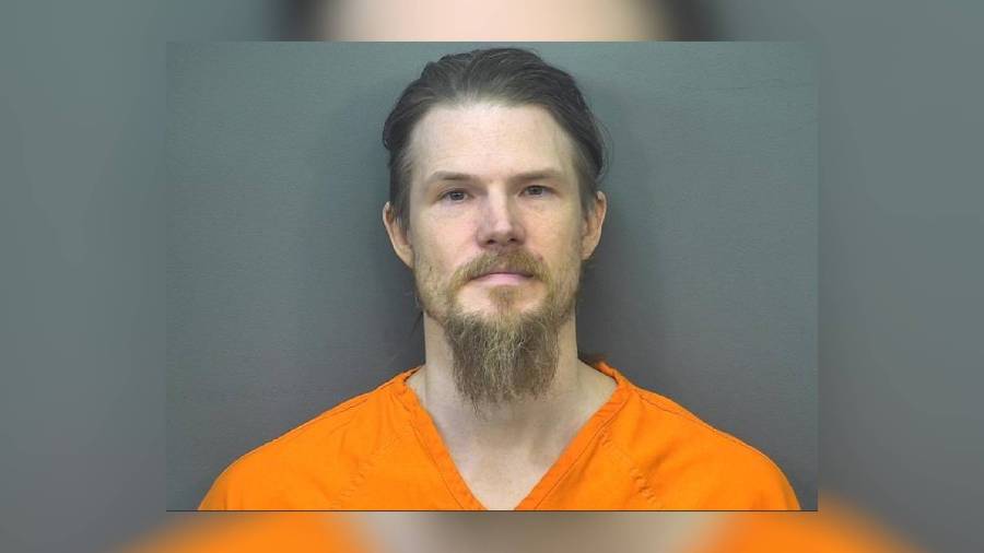 Docs: Zionsville man found with nearly 6,000 doses of cocaine, LSD after police search bedroom