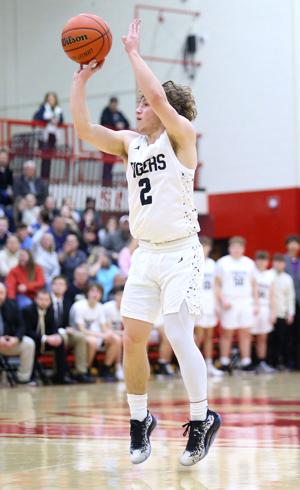 BOYS BB: Peru 3-peats as sectional champs