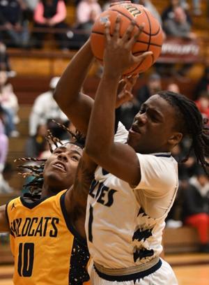 Same old refrain: Another close loss ends Michigan City's season in sectional semifinal with South Bend Riley